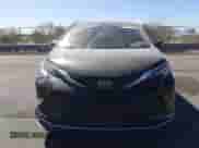 2023 Toyota Sienna Limited с VIN 5TDZRKEC3PS168542, выставлен на аукционе Copart как лот 54612155 с пробегом 85 381 миль миль и Списание • Salvage title. История ставок и продаж доступна на DreamBid. Изображение 5.