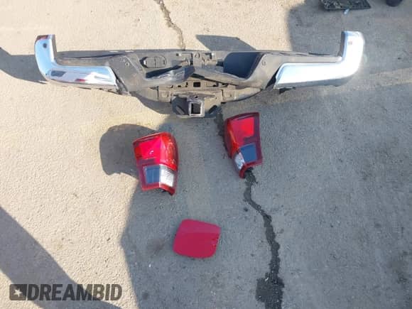 2020 Toyota Tacoma SR5 z VIN 3TMBZ5DN1LM024276, wystawiony jako IAAI lot #41454565 z przebiegiem 76 461 mil mil oraz . Historia ofert i sprzedaży dostępna na DreamBid. Obrazek 12.