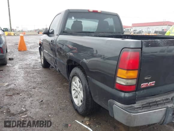 2005 GMC Sierra 1500 SLE с VIN 1GTEC14T45Z181601, выставлен на аукционе IAAI как лот 43546665 с пробегом 216 426 миль миль и . История ставок и продаж доступна на DreamBid. Изображение 6.