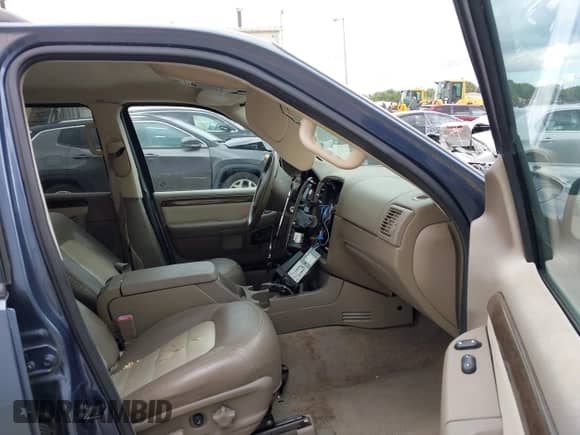 2004 Ford Explorer Eddie Bauer с VIN 1FMDU74W64UB69818, выставлен на аукционе IAAI как лот 43315731 с пробегом 174 091 миль миль и . История ставок и продаж доступна на DreamBid. Изображение 5.