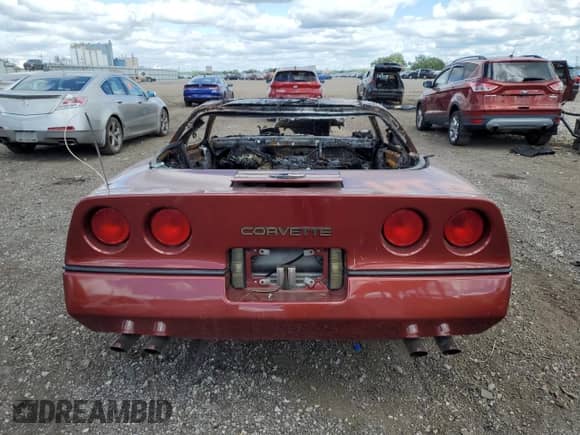 1986 Chevrolet Corvette с VIN 1G1YY0780G5107935, выставлен на аукционе Copart как лот 69626195 с пробегом Не указан миль и Списание • Salvage title. История ставок и продаж доступна на DreamBid. Изображение 6.