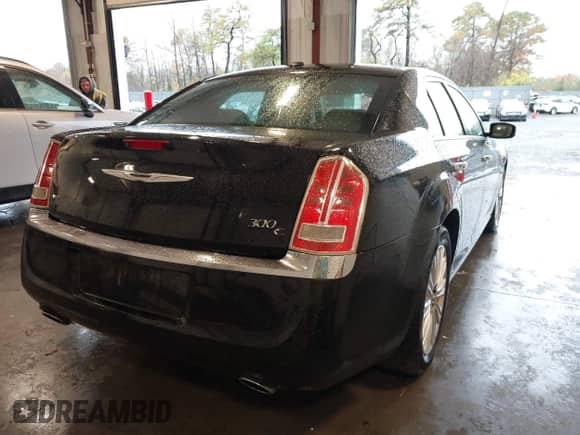 2012 Chrysler 300 C z VIN 2C3CCAKT0CH147523, wystawiony jako IAAI lot #43595165 z przebiegiem 160 218 mil mil oraz . Historia ofert i sprzedaży dostępna na DreamBid. Obrazek 4.