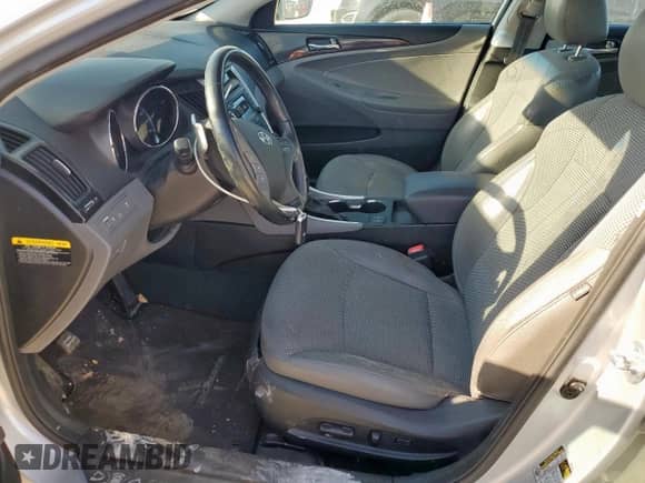 2014 Hyundai Sonata SE с VIN 5NPEC4ACXEH889154, выставлен на аукционе Copart как лот 85861475 с пробегом 160 330 миль миль и Списание • Salvage title. История ставок и продаж доступна на DreamBid. Изображение 7.