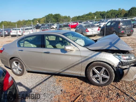 2015 Honda Accord EX-L with VIN 1HGCR3F86FA005354, listed as a IAAI auction lot 43206070 with 155,158 mi miles and . Bid and sale history available at DreamBid. Image 13.