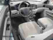 2011 Hyundai Accent GS z VIN KMHCM3ACXBU197083, wystawiony jako Copart lot #59292095 z przebiegiem 90 469 mil mil oraz Szkoda całkowita • Salvage title. Historia ofert i sprzedaży dostępna na DreamBid. Obrazek 8.