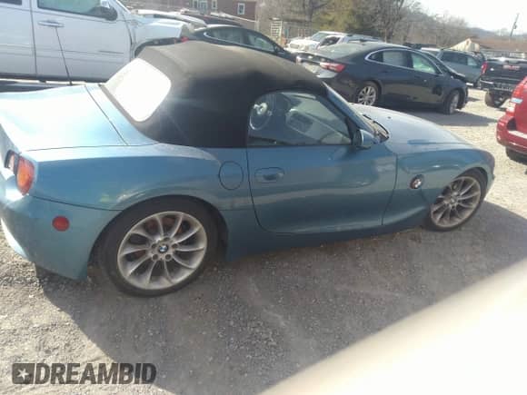 2004 BMW Z4 2.5i with VIN 4USBT33524LR67071, listed as a IAAI auction lot 41632627 with 106,084 mi miles and . Bid and sale history available at DreamBid. Image 14.
