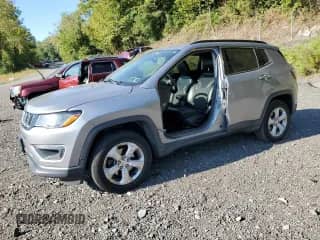 2018 Jeep Compass Latitude с VIN 3C4NJDBBXJT113581, выставлен на аукционе Copart как лот 70975585 с пробегом 94 375 миль миль и Списание • Salvage title. История ставок и продаж доступна на DreamBid. Изображение 1.
