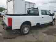 2023 Ford F-250 XL z VIN 1FT7W2BT2PEC63300, wystawiony jako Copart lot #57138195 z przebiegiem 31 934 mil mil oraz Szkoda całkowita • Salvage title. Historia ofert i sprzedaży dostępna na DreamBid. Obrazek 3.