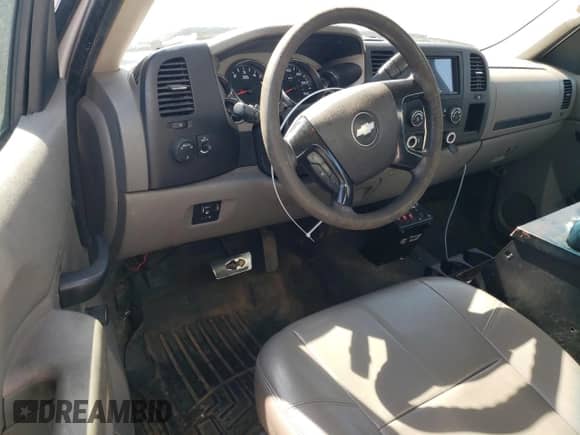 2012 Chevrolet Silverado 3500HD Work Truck z VIN 1GB3CZCG6CF184724, wystawiony jako Copart lot #52562015 z przebiegiem 182 833 mil mil oraz Czysty tytuł • Clean title. Historia ofert i sprzedaży dostępna na DreamBid. Obrazek 8.