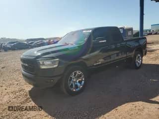 2019 Ram 1500 Big Horn z VIN 1C6RREBT7KN522817, wystawiony jako Copart lot #61088185 z przebiegiem 49 431 mil mil oraz Szkoda całkowita • Salvage title. Historia ofert i sprzedaży dostępna na DreamBid. Obrazek 1.