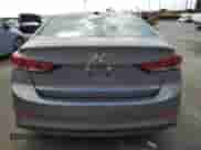 2017 Hyundai Elantra SE z VIN KMHD74LF2HU152236, wystawiony jako Copart lot #82470565 z przebiegiem 172 415 mil mil oraz Czysty tytuł • Clean title. Historia ofert i sprzedaży dostępna na DreamBid. Obrazek 6.