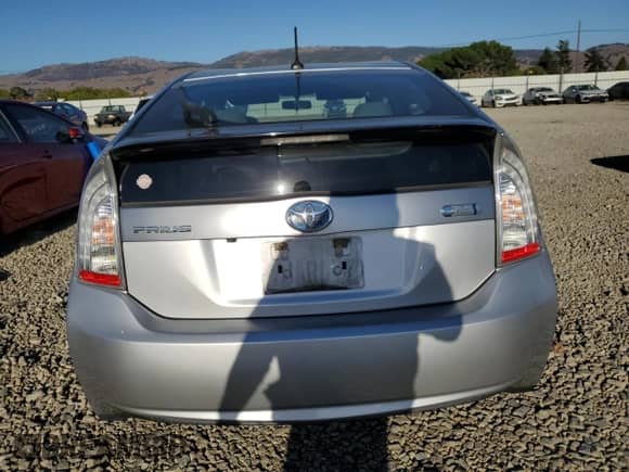 2015 Toyota Prius Advanced z VIN JTDKN3DP2F3067788, wystawiony jako Copart lot #82429785 z przebiegiem 158 937 mil mil oraz Czysty tytuł • Clean title. Historia ofert i sprzedaży dostępna na DreamBid. Obrazek 6.