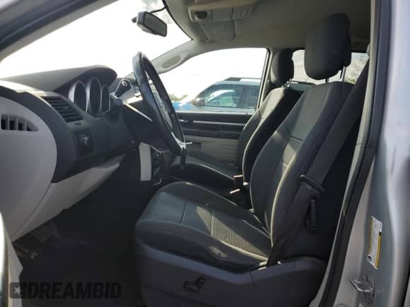 2010 Dodge Grand Caravan SE z VIN 2D4RN4DE8AR361850, wystawiony jako Copart lot #69758555 z przebiegiem 158 581 mil mil oraz Szkoda całkowita • Salvage title. Historia ofert i sprzedaży dostępna na DreamBid. Obrazek 7.