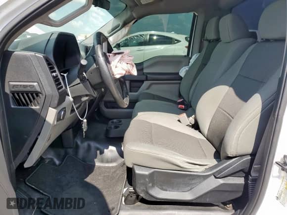 2017 Ford F-150 XL z VIN 1FTMF1C81HFA57727, wystawiony jako Copart lot #69560435 z przebiegiem Nie podano mil oraz Szkoda całkowita • Salvage title. Historia ofert i sprzedaży dostępna na DreamBid. Obrazek 7.