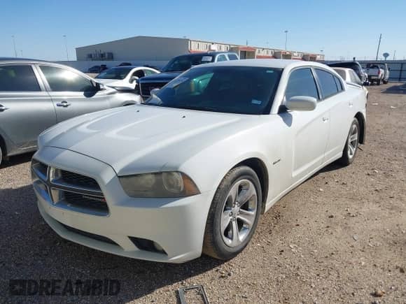 2013 Dodge Charger RT z VIN 2C3CDXCT3DH692776, wystawiony jako IAAI lot #41229156 z przebiegiem 218 727 mil mil oraz . Historia ofert i sprzedaży dostępna na DreamBid. Obrazek 17.