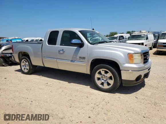 2010 GMC Sierra 1500 SLE z VIN 1GTSCVE0XAZ131634, wystawiony jako Copart lot #65597985 z przebiegiem 112 926 mil mil oraz Szkoda całkowita • Salvage title. Historia ofert i sprzedaży dostępna na DreamBid. Obrazek 4.