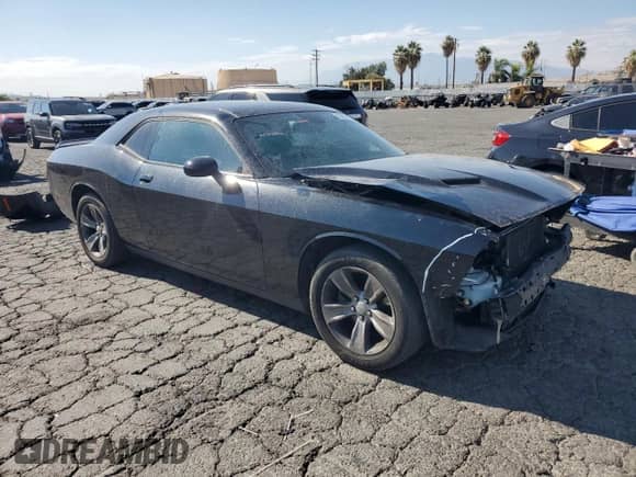 2019 Dodge Challenger SXT z VIN 2C3CDZAG2KH669942, wystawiony jako Copart lot #83860915 z przebiegiem 67 621 mil mil oraz Szkoda całkowita • Salvage title. Historia ofert i sprzedaży dostępna na DreamBid. Obrazek 4.