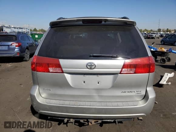 2005 Toyota Sienna XLE z VIN 5TDBA22C55S051233, wystawiony jako Copart lot #76511354 z przebiegiem 150 708 mil mil oraz Szkoda całkowita • Salvage title. Historia ofert i sprzedaży dostępna na DreamBid. Obrazek 6.