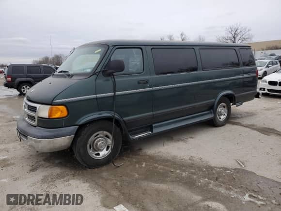 2000 Dodge Passenger z VIN 2B5WB35Z1YK130997, wystawiony jako Copart lot #44719265 z przebiegiem Nie podano mil oraz Szkoda całkowita • Salvage title. Historia ofert i sprzedaży dostępna na DreamBid. Obrazek 1.