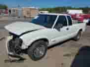 1995 Chevrolet S-10 LS с VIN 1GCCS19Z8S8160842, выставлен на аукционе IAAI как лот 42051915 с пробегом 428 864 миль миль и . История ставок и продаж доступна на DreamBid. Изображение 2.