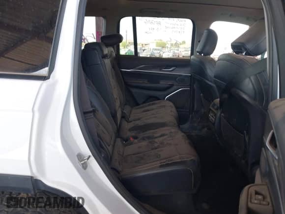 2024 Jeep Grand Cherokee с VIN 1C4RJYB62RC710467, выставлен на аукционе IAAI как лот 42991011 с пробегом 29 373 миль миль и . История ставок и продаж доступна на DreamBid. Изображение 8.