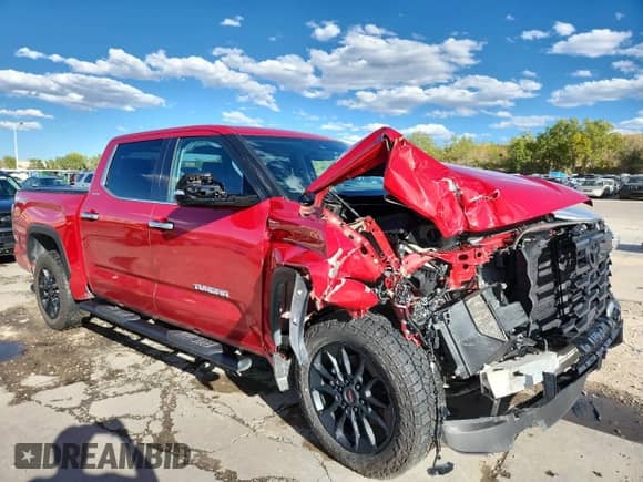 2022 Toyota Tundra Limited with VIN 5TFJA5DB2NX001546, listed as a Copart auction lot 84411785 with 32,693 mi miles and Salvage title. Bid and sale history available at DreamBid. Image 4.