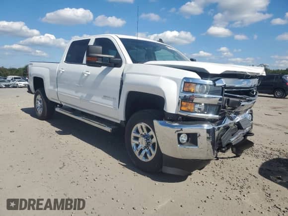 2015 Chevrolet Silverado 3500HD LT with VIN 1GC1KZEG5FF531287, listed as a Copart auction lot 81843815 with 132,923 mi miles and Salvage title. Bid and sale history available at DreamBid. Image 4.