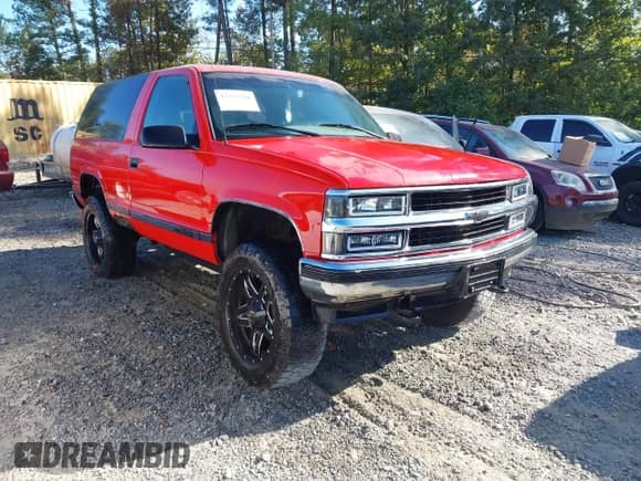 1996 Chevrolet Tahoe с VIN 3GNEK18R4TG131125, выставлен на аукционе IAAI как лот 43355768 с пробегом 299 125 миль миль и . История ставок и продаж доступна на DreamBid. Изображение 1.