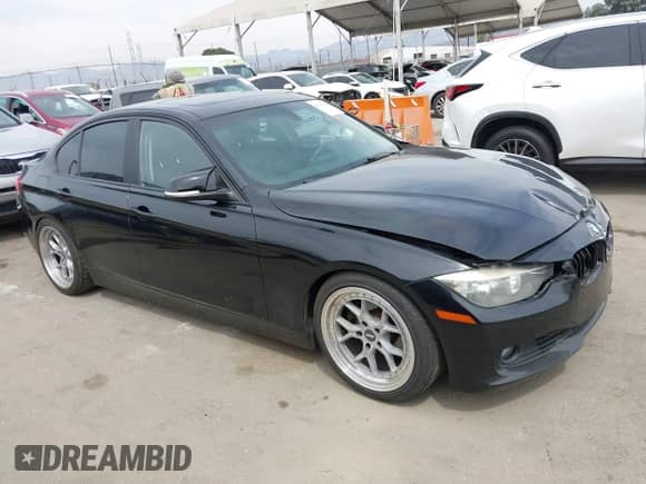 2012 BMW 3 Series 328i с VIN WBA3A5C54CF259295, выставлен на аукционе IAAI как лот 43105865 с пробегом 160 013 миль миль и . История ставок и продаж доступна на DreamBid. Изображение 1.