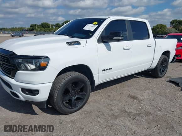 2021 Ram 1500 Lone Star z VIN 1C6RREFT1MN749997, wystawiony jako IAAI lot #41306635 z przebiegiem 59 451 mil mil oraz . Historia ofert i sprzedaży dostępna na DreamBid. Obrazek 17.