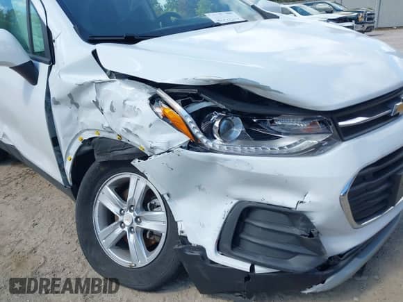 2022 Chevrolet Trax LT с VIN KL7CJPSM1NB530604, выставлен на аукционе IAAI как лот 43149054 с пробегом 18 970 миль миль и . История ставок и продаж доступна на DreamBid. Изображение 6.