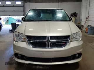 2014 Dodge Grand Caravan SXT with VIN 2C4RDGCG1ER253516, listed as a Copart auction lot 69698965 with 155,334 mi miles and Clean title. Bid and sale history available at DreamBid. Image 5.