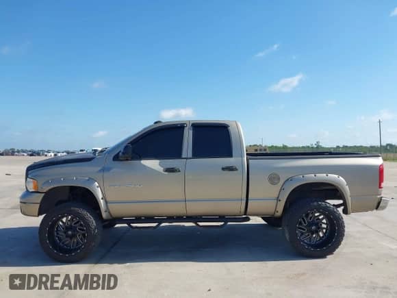 2004 Dodge 2500 SLT with VIN 3D7KU28C04G282803, listed as a IAAI auction lot 42263923 with 222,403 mi miles and . Bid and sale history available at DreamBid. Image 14.