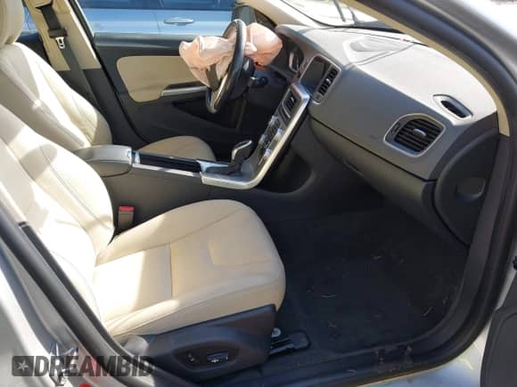 2018 Volvo S60 Inscription с VIN LYV402HK1JB177583, выставлен на аукционе IAAI как лот 41581460 с пробегом 78 995 миль миль и . История ставок и продаж доступна на DreamBid. Изображение 5.