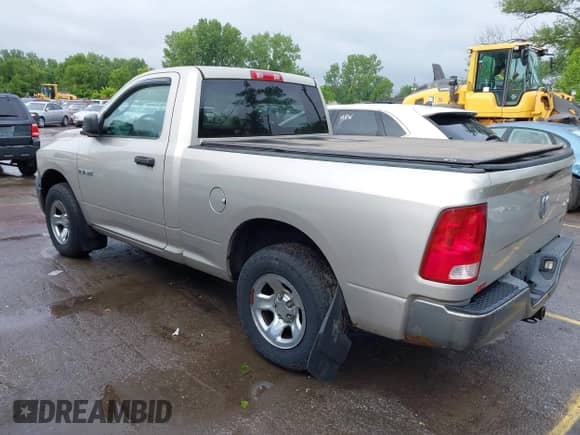 2009 Dodge 1500 ST с VIN 1D3HV16P59J524953, выставлен на аукционе IAAI как лот 42309876 с пробегом 133 768 миль миль и . История ставок и продаж доступна на DreamBid. Изображение 3.