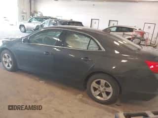 2015 Chevrolet Malibu LS z VIN 1G11B5SL2FF222881, wystawiony jako IAAI lot #43165761 z przebiegiem 153 484 mil mil oraz . Historia ofert i sprzedaży dostępna na DreamBid. Obrazek 3.