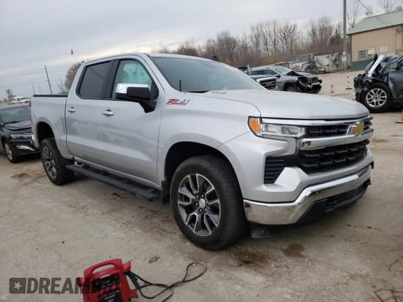 2022 Chevrolet Silverado 1500 LT z VIN 3GCUDDET3NG581819, wystawiony jako Copart lot #76765613 z przebiegiem 33 917 mil mil oraz . Historia ofert i sprzedaży dostępna na DreamBid. Obrazek 4.