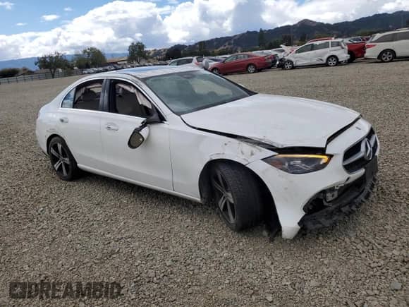 2022 Mercedes-Benz C 300 with VIN W1KAF4GB8NR057007, listed as a Copart auction lot 80397405 with 48,512 mi miles and Salvage title. Bid and sale history available at DreamBid. Image 4.