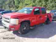 2011 Chevrolet Silverado 1500 LT z VIN 3GCPKSE33BG218147, wystawiony jako IAAI lot #43324112 z przebiegiem 83 575 mil mil oraz . Historia ofert i sprzedaży dostępna na DreamBid. Obrazek 17.