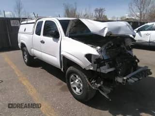 2018 Toyota Tacoma SR с VIN 5TFRX5GN7JX105158, выставлен на аукционе IAAI как лот 41897876 с пробегом 209 099 миль миль и . История ставок и продаж доступна на DreamBid. Изображение 1.