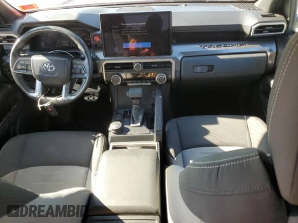 2024 Toyota Tacoma SR5 с VIN 3TYLB5JN8RT009946, выставлен на аукционе Copart как лот 80846895 с пробегом 17 752 миль миль и Списание • Salvage title. История ставок и продаж доступна на DreamBid. Изображение 8.
