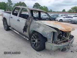 2011 GMC Sierra 1500 SLE z VIN 3GTP2VE30BG399919, wystawiony jako IAAI lot #42094670 z przebiegiem Nie podano mil oraz . Historia ofert i sprzedaży dostępna na DreamBid. Obrazek 1.