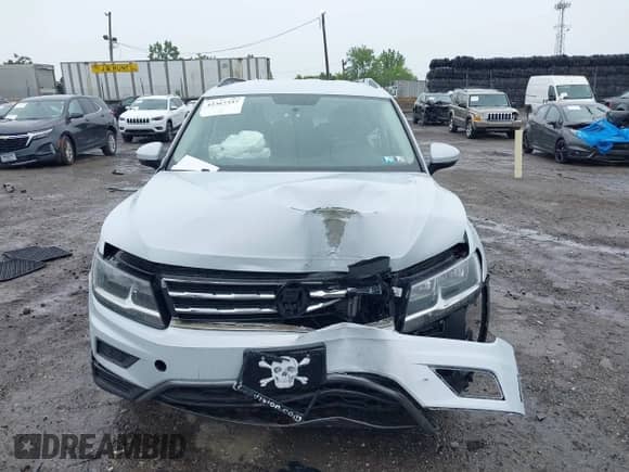 2019 Volkswagen Tiguan S с VIN 3VV0B7AX7KM031438, выставлен на аукционе IAAI как лот 42367337 с пробегом Не указан миль и . История ставок и продаж доступна на DreamBid. Изображение 12.