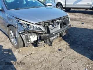 2015 Hyundai Sonata Eco с VIN 5NPE24AA8FH161531, выставлен на аукционе IAAI как лот 43123771 с пробегом 123 892 миль миль и . История ставок и продаж доступна на DreamBid. Изображение 6.