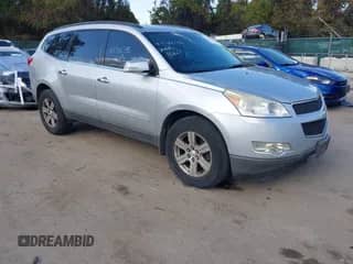 2012 Chevrolet Traverse 1LT z VIN 1GNKVGED6CJ279488, wystawiony jako IAAI lot #43546395 z przebiegiem 189 591 mil mil oraz . Historia ofert i sprzedaży dostępna na DreamBid. Obrazek 1.