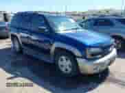 2002 Chevrolet TrailBlazer LTZ z VIN 1GNDT13SX22371063, wystawiony jako IAAI lot #42815452 z przebiegiem 154 952 mil mil oraz . Historia ofert i sprzedaży dostępna na DreamBid. Obrazek 1.