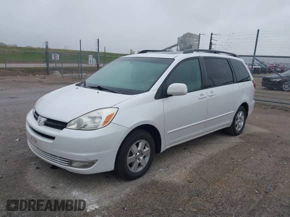 2004 Toyota Sienna XLE with VIN 5TDZA22C54S139549, listed as a IAAI auction lot 43550693 with 207,667 mi miles and . Bid and sale history available at DreamBid. Image 2.