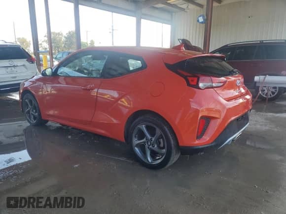 2021 Hyundai Veloster 2.0 z VIN KMHTG6AF3MU032207, wystawiony jako Copart lot #82187653 z przebiegiem 21 902 mil mil oraz . Historia ofert i sprzedaży dostępna na DreamBid. Obrazek 2.