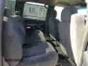 2002 Chevrolet Silverado 2500HD LS z VIN 1GCHK23G02F121208, wystawiony jako Copart lot #75267464 z przebiegiem 158 701 mil mil oraz Szkoda całkowita • Salvage title. Historia ofert i sprzedaży dostępna na DreamBid. Obrazek 10.