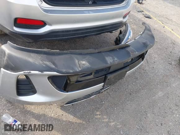 2020 Kia Sorento LX z VIN 5XYPG4A58LG660524, wystawiony jako IAAI lot #41505220 z przebiegiem 60 252 mil mil oraz . Historia ofert i sprzedaży dostępna na DreamBid. Obrazek 12.